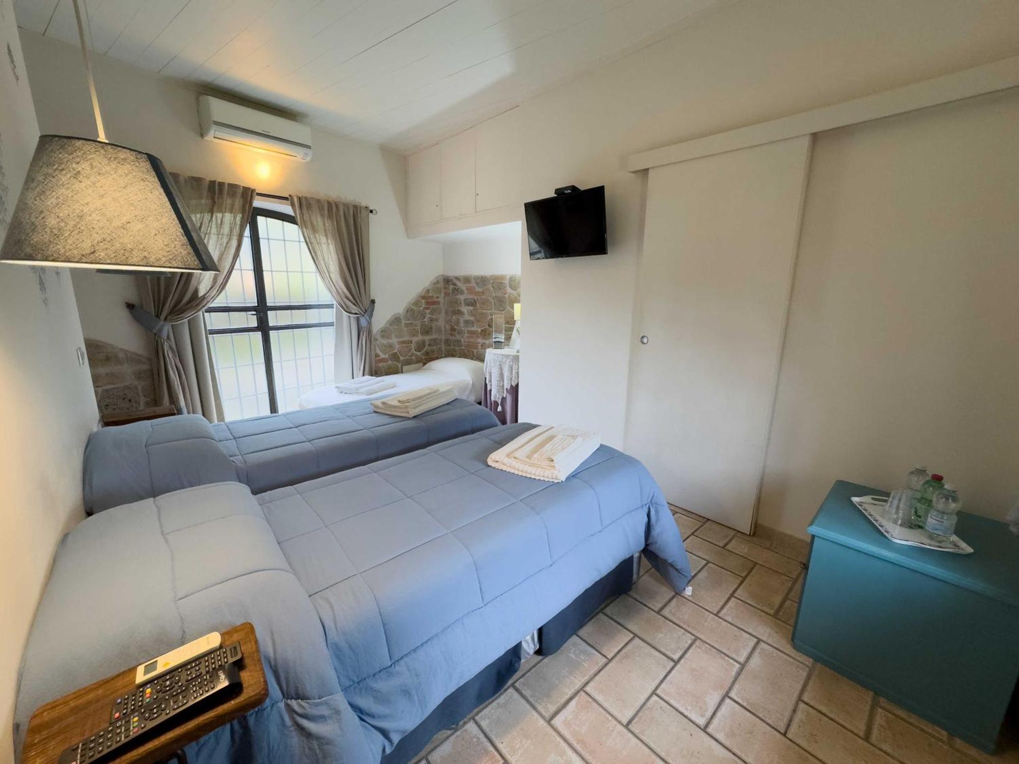 Bed and Breakfast Le Terrecotte Sutri Exterior foto